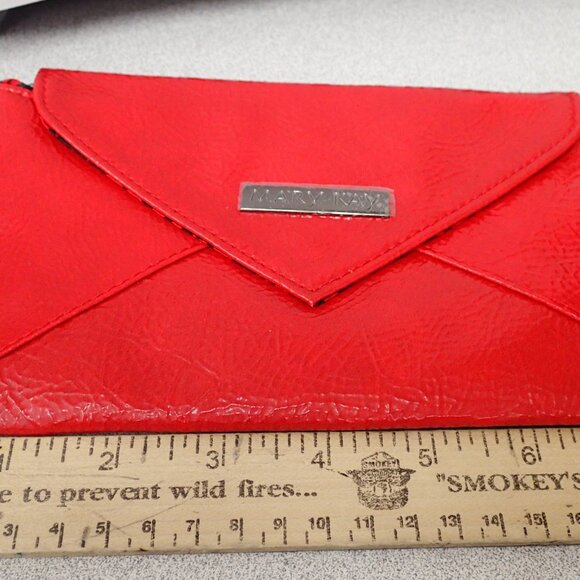Mary Kay Red Metro Chic Red Bag - Picture 1 of 5